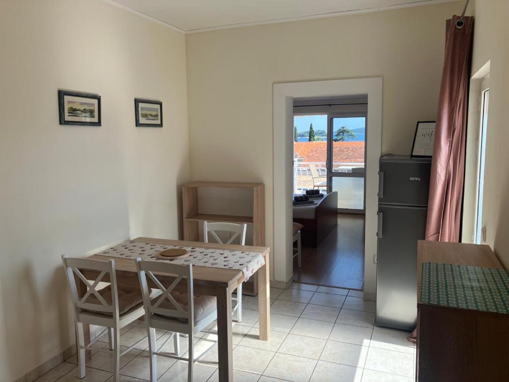 Apartmani Fani 2 Min Walking From Sea Orebić Dış mekan fotoğraf